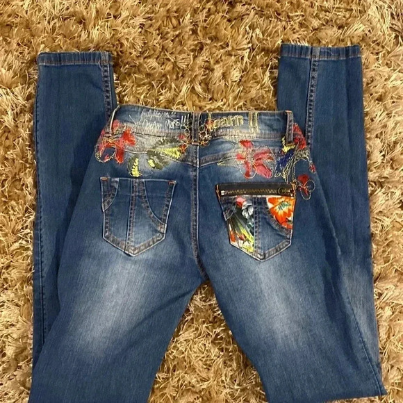 𝅺desigual jeans size 24 - Picture 1 of 7